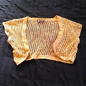 Short sleeve gold sequin crocheted cardigan